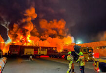 Zeer grote brand in veevoederfabriek Veenendaal