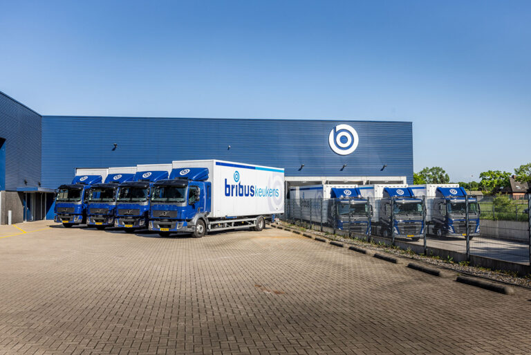 Negen nieuwe Volvo’s voor Bribus BV