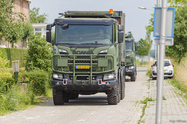 Veel legervoertuigen in en rond Den Haag in aanloop naar NAVO-top [+foto’s]