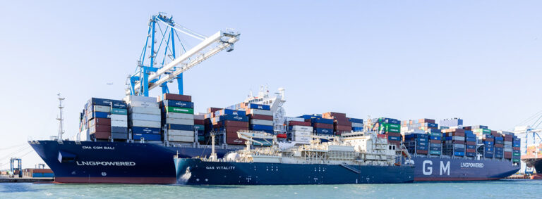 CMA CGM en TotalEnergies starten gezamenlijke LNG-bunkerlogistiek in Rotterdam