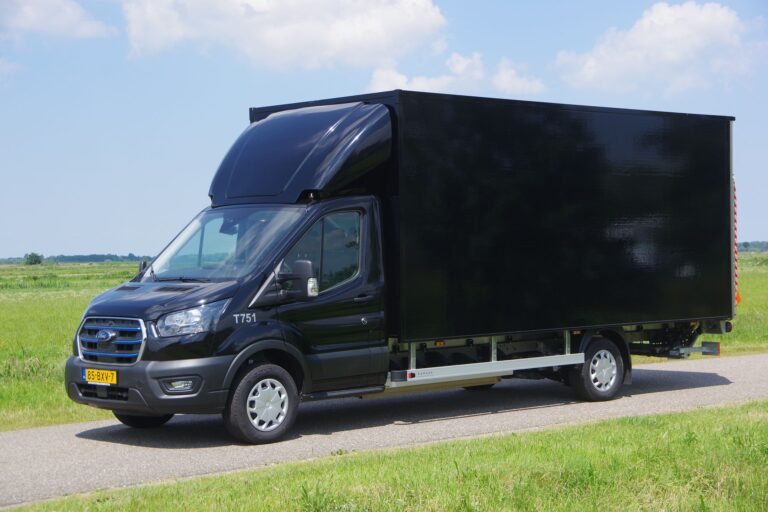 Elektrische 4250 kg voertuigen voor B-rijbewijs te huur bij Veldhuizen trucks
