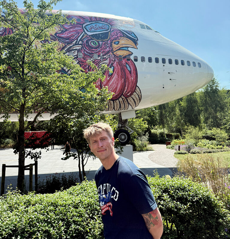 Boeing 747 van Corendon als canvas voor megaproject kunstenaar Lieuwe van Gogh