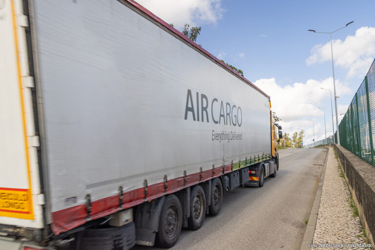Tot acht uur wachten: vrachtverkeer Schiphol loopt vast bij afhandelaars