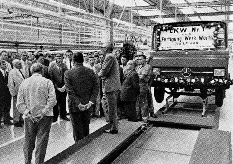 Mercedes-Benz fabriek Wörth viert mijlpaal: eerste vrachtwagen 60 jaar geleden geproduceerd