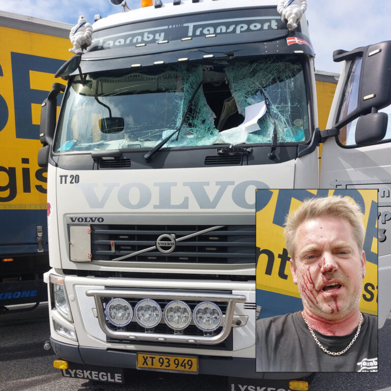 Vrachtwagenchauffeur overleeft bizar ongeval met losgeraakt wiel van caravan op Deense snelweg [+foto’s]