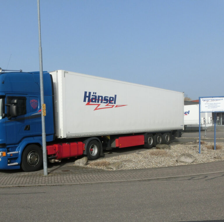 Compleet geladen oplegger met cosmetica gestolen, tweede oplegger ook leeggeroofd