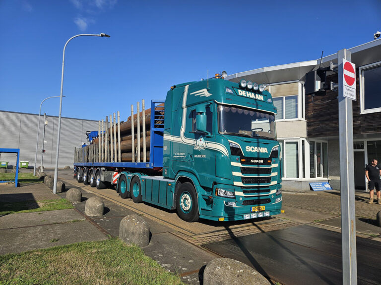 Blaauw Handel & Transport doet transportwerkzaamheden over aan Transportbedrijf G.L. de Haan