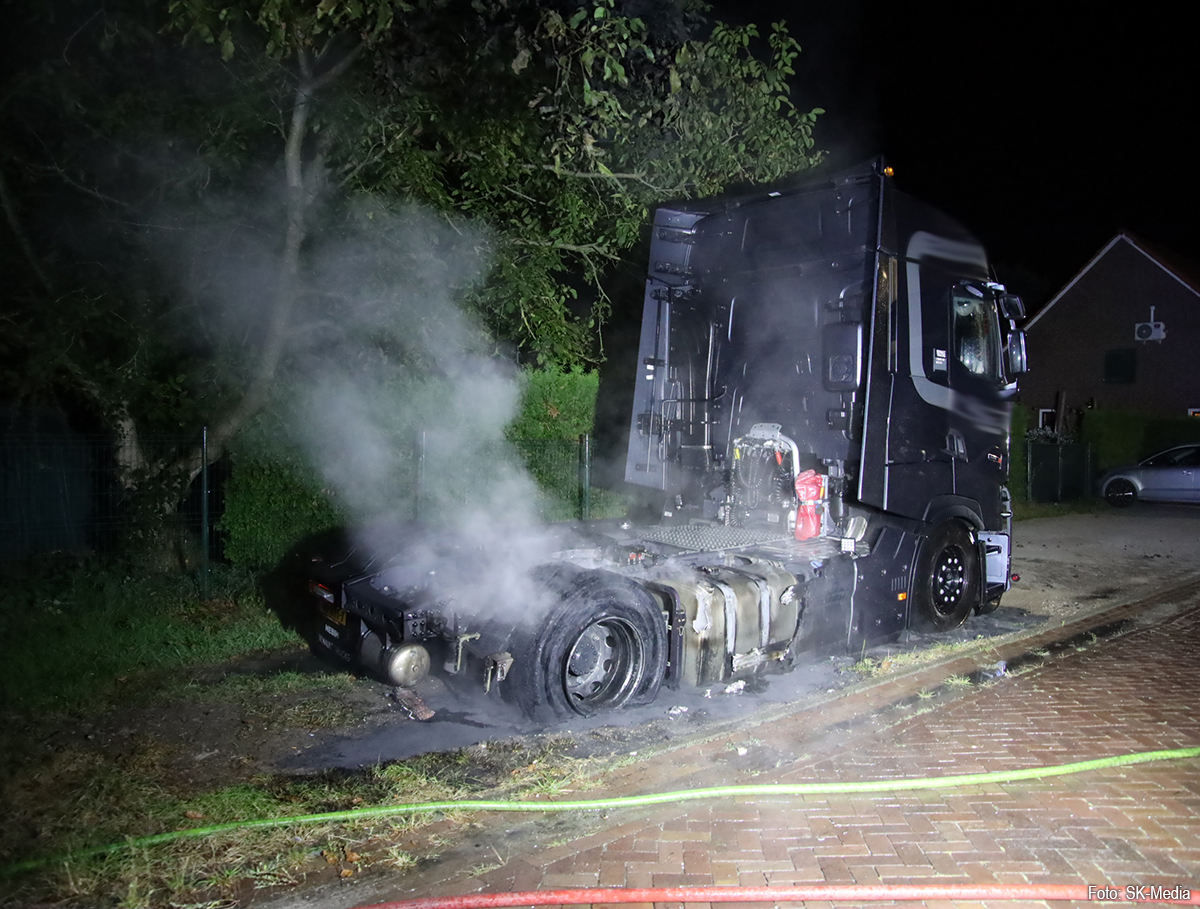 Vrachtwagen in brand in Siebengewald, mogelijk sprake van brandstichting