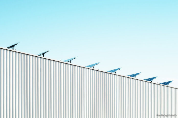 Zonnepanelen op loods