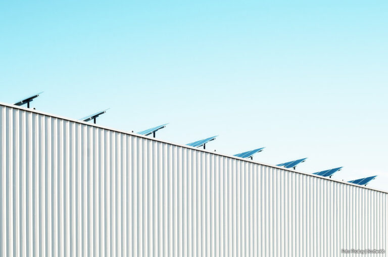 Grootste deel zonnepaneelvermogen in Nederland ligt bij bedrijven