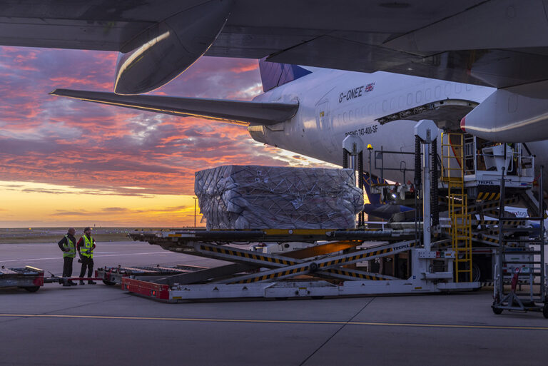 AIR ONE start eerste vrachtlijndienst met Boeing 747F tussen Hongkong en East Midlands