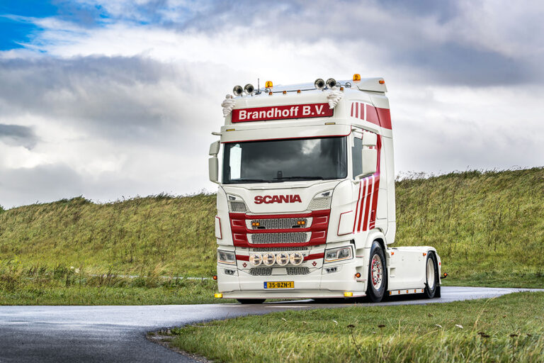 Eerste nieuwe Scania voor Brandhoff Transport uit Zwaag