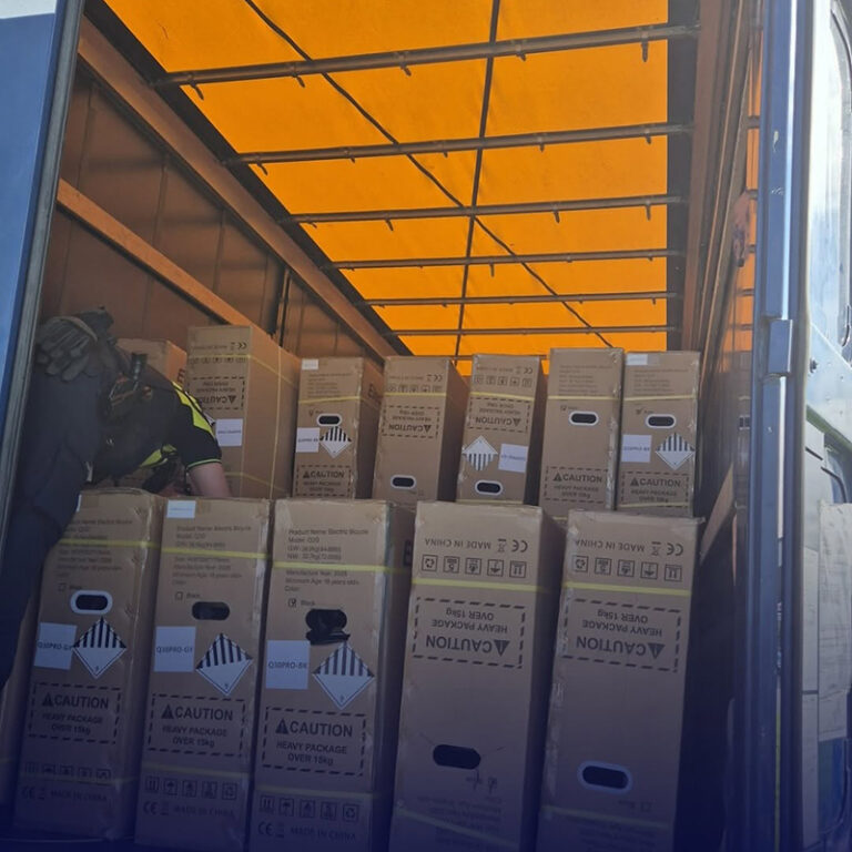 210 fatbikes teruggestuurd naar Groot-Brittannië na controle in Rijnsaterwoude [+foto’s]