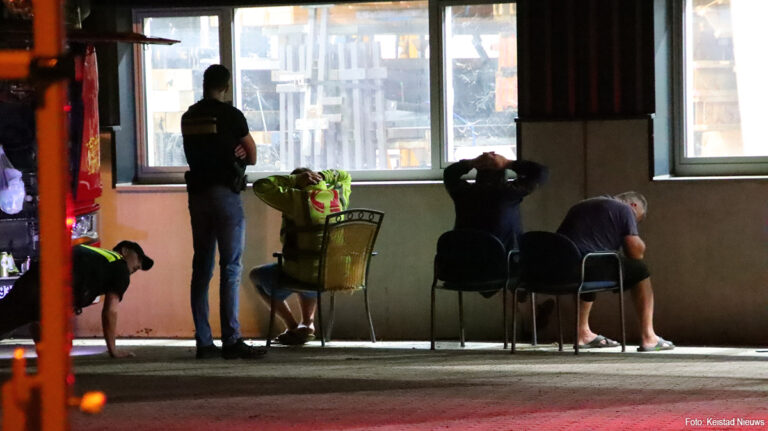 Opnieuw inval in loods Venlo, drie vrachtwagenchauffeurs gedurende onderzoek vastgehouden [+foto’s]