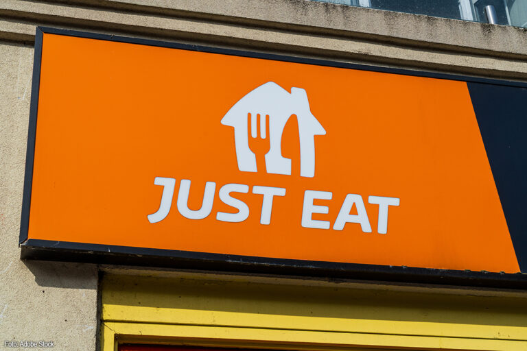 Just Eat Takeaway schrapt 450 banen na automatisering met AI