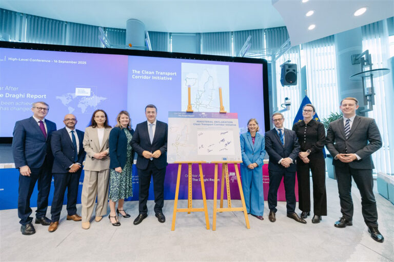 Nederland ondersteunt Europees initiatief voor laadinfrastructuur vrachtwagens