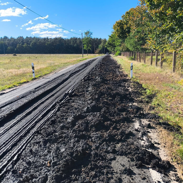 Stank voor dank: klep defect, weg vol mest