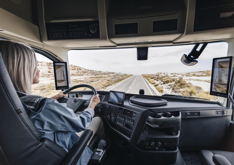 Volvo Trucks breidt veiligheidssysteem Driver Alert Support uit met oogbewegingscamera