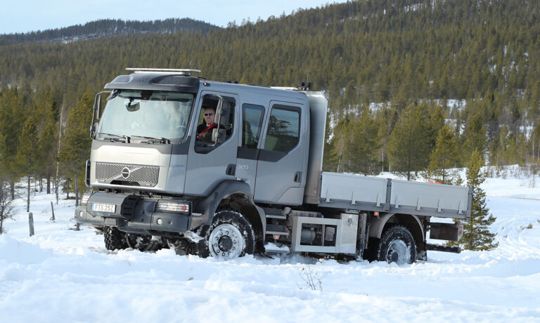 Volvo breidt aanbod middelzware trucks uit met robuuste FL 4×4