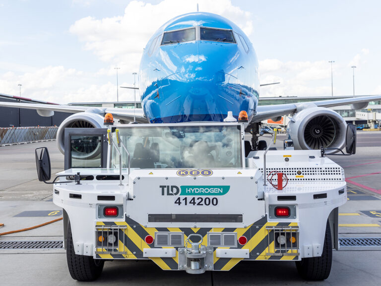 Primeur op Schiphol: proef met waterstofvoertuigen in de dagelijkse operatie