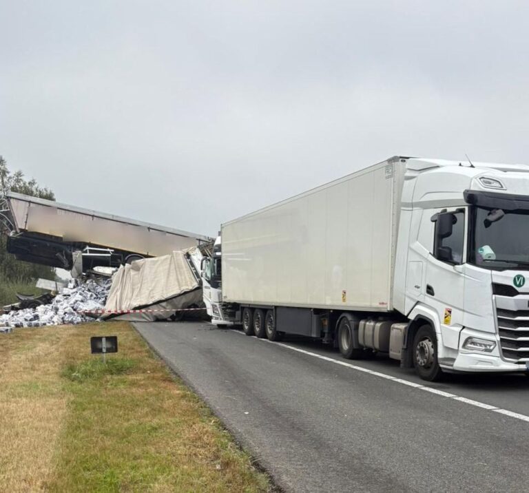 Tweede dode na zwaar ongeval met vrachtwagens op A73