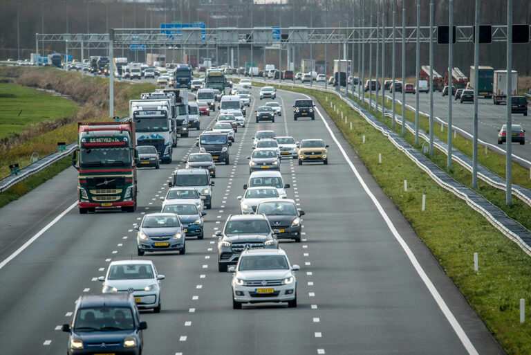 Rijkswaterstaat onderzoekt 4 november weggebruik in Zuid-Holland via kentekenregistratie