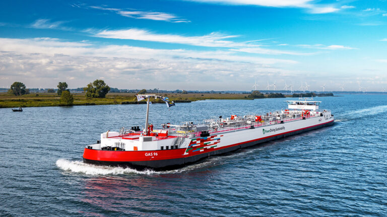HGK Shipping doopt derde innovatieve gastanker ‘GAS 96’ in Rotterdam