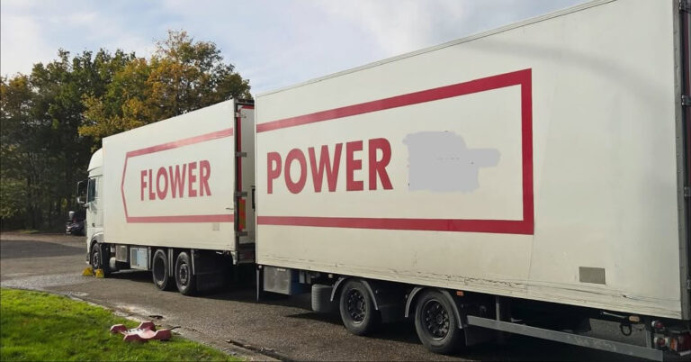 Dezelfde vrachtwagencombinatie als in mei opnieuw gecontroleerd en stilgezet [+foto’s]