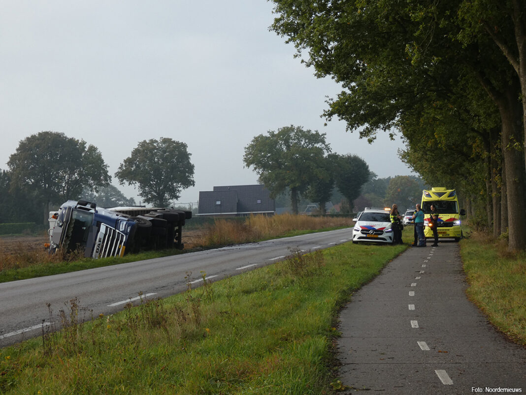 gekantelde vrachtwagen Hooghalen