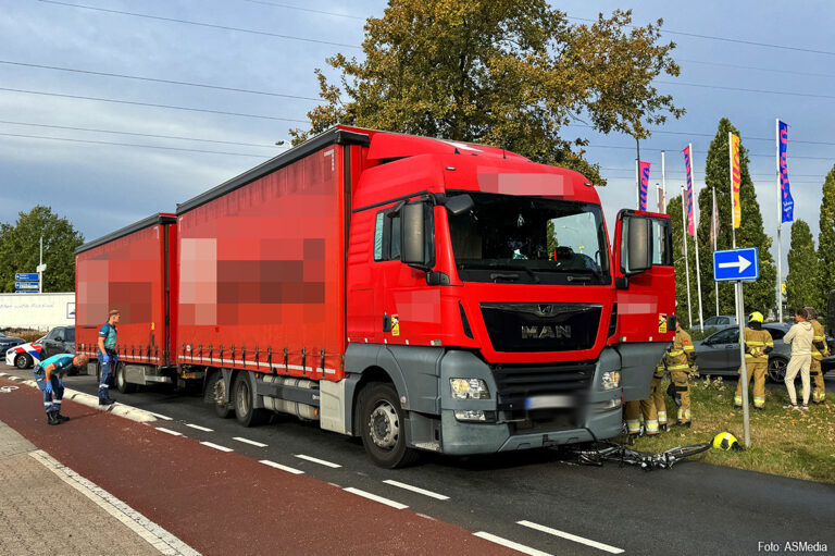 Fietser overlijdt na ernstig ongeval met vrachtwagen in Uden [+foto’s]