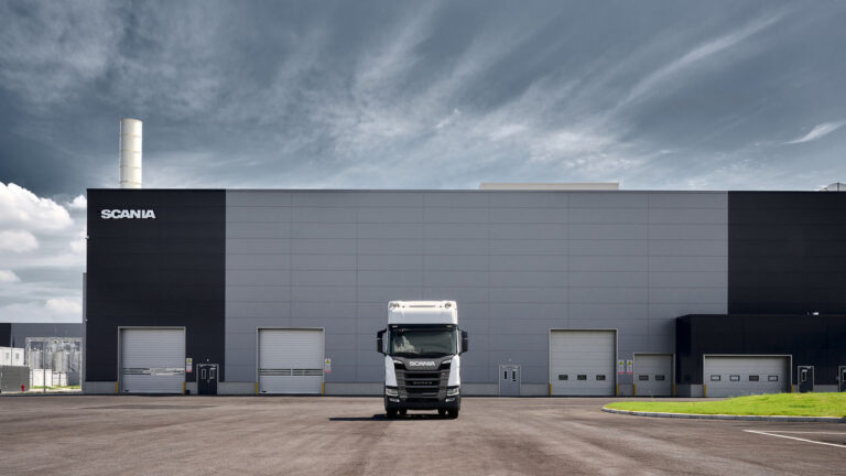 Scania opent fabriek van 2 miljard euro in China als eerste westerse truckbouwer