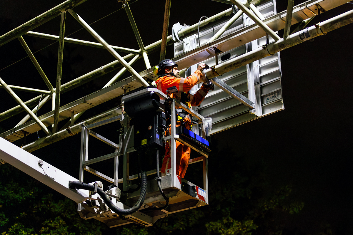 Rijkswaterstaat vervangt verkeerssignalering A1 tussen Muiderberg en Eemnes
