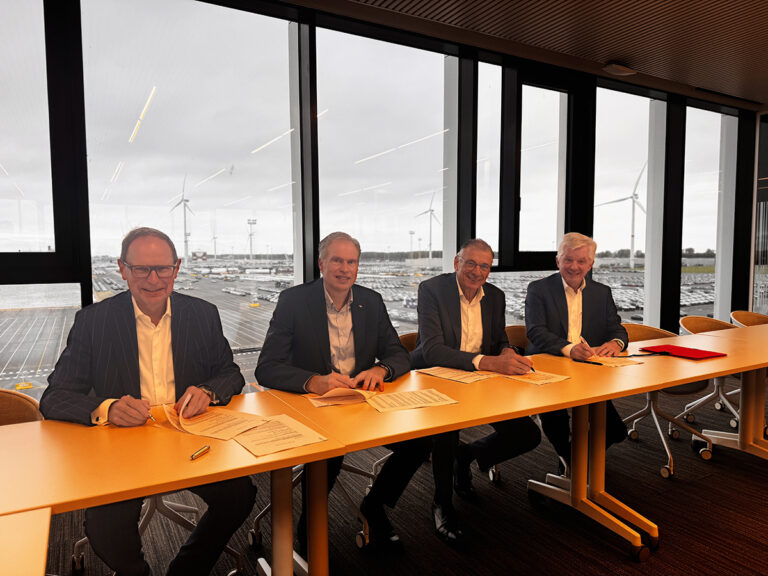 Europa’s eerste volautomatische parkeergarage voor voertuigen verrijst in haven van Zeebrugge