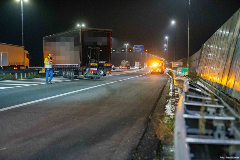 Drukte op de wegen rond Arnhem, oproep om reis uit te stellen