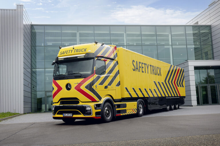 Mercedes-Benz Trucks presenteert Safety Truck op basis van eActros 600