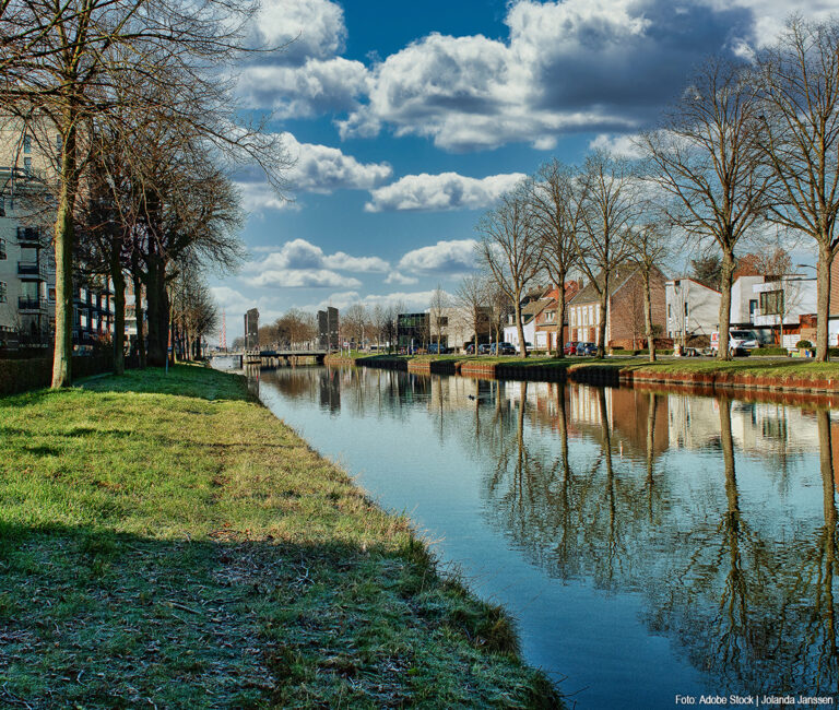 Stadsbrug Weert tot eind januari gestremd voor scheepvaart na aanvaring