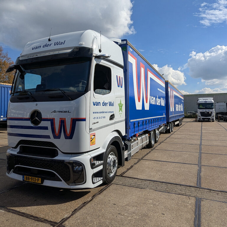Actros L ProCabin valt in de smaak bij Van der Wal-chauffeur: “Het is een beest!”