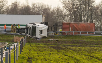 Gekantelde Vrachtwagen