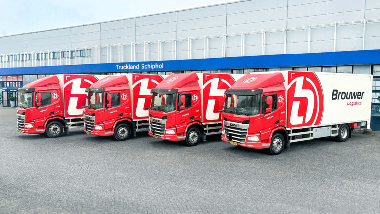 Truckland levert elf nieuwe DAF-trucks aan Brouwer Logistics