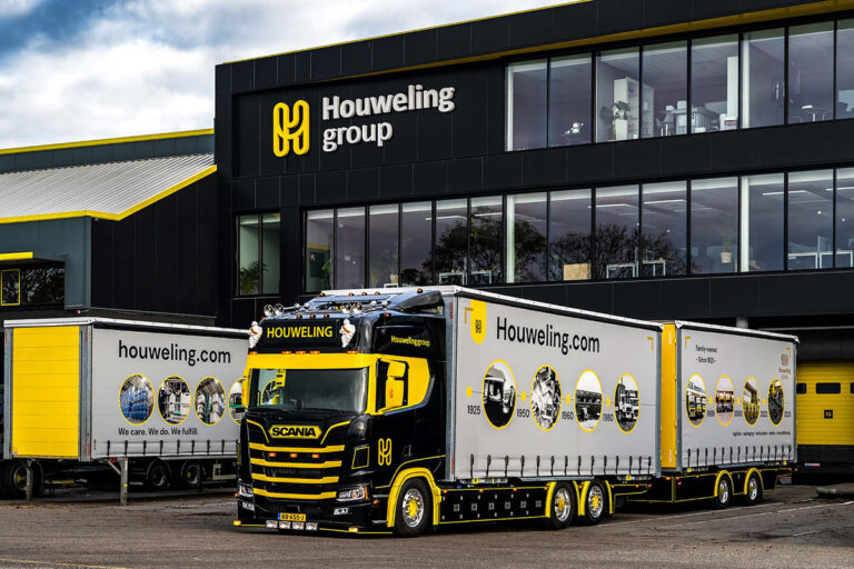 Houweling Transport viert 100-jarig bestaan met unieke Scania R770 V8 jubileumtruck