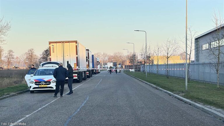 Vermoedelijk buitenlandse vrachtwagenchauffeur dood aangetroffen in sloot in Venray