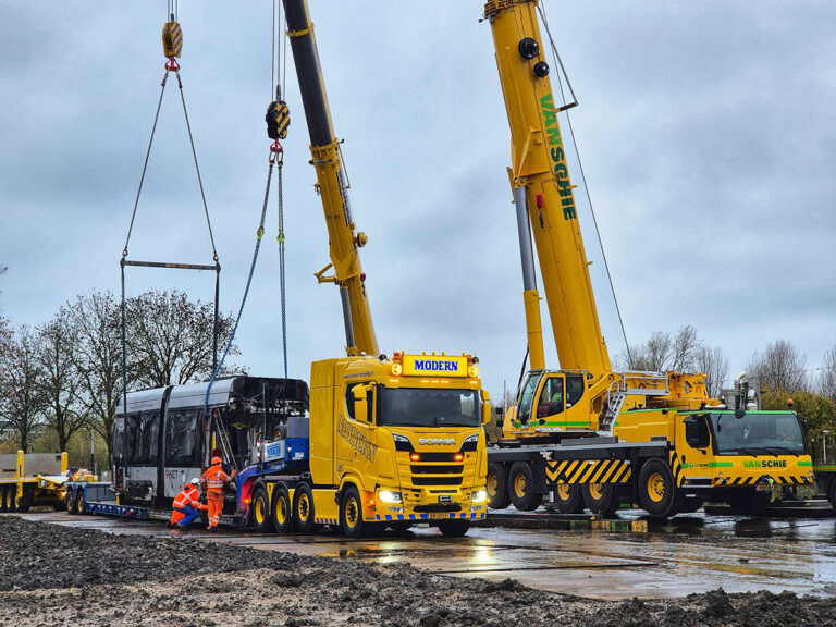 Modern Berging uit Utrecht kiest voor Scania 590S V8 zwaartransporttrekker