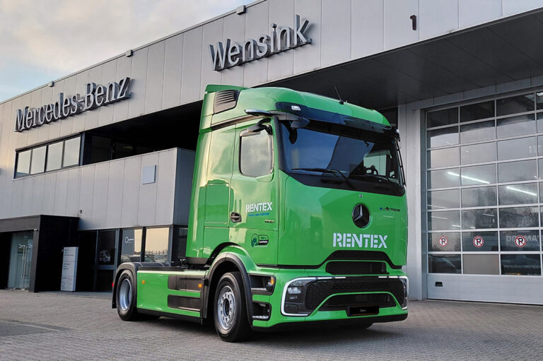Rentex neemt eerste Mercedes-Benz Actros E-600 LS in gebruik