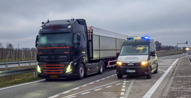 Nederlandse vrachtwagenchauffeur in Polen betrapt op zware rij- en rusttijdovertredingen
