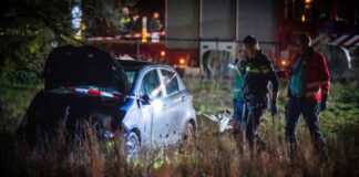 auto-ingereden op mensen in Nunspeet