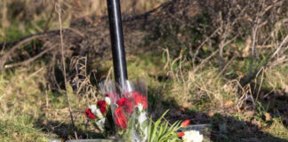 bloemen op plaats ongeval Nunspeet