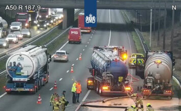 oplegger-lekt-vloeistof-op-A50