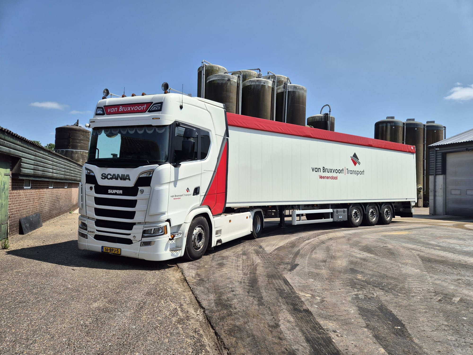 Mantrans BV neemt transportactiviteiten van Van Bruxvoort Transport over