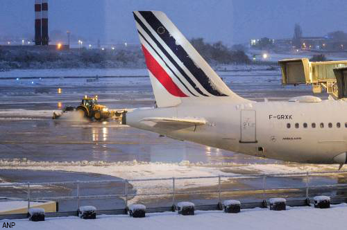 Opnieuw veel uitval vluchten luchthavens Parijs door winterweer