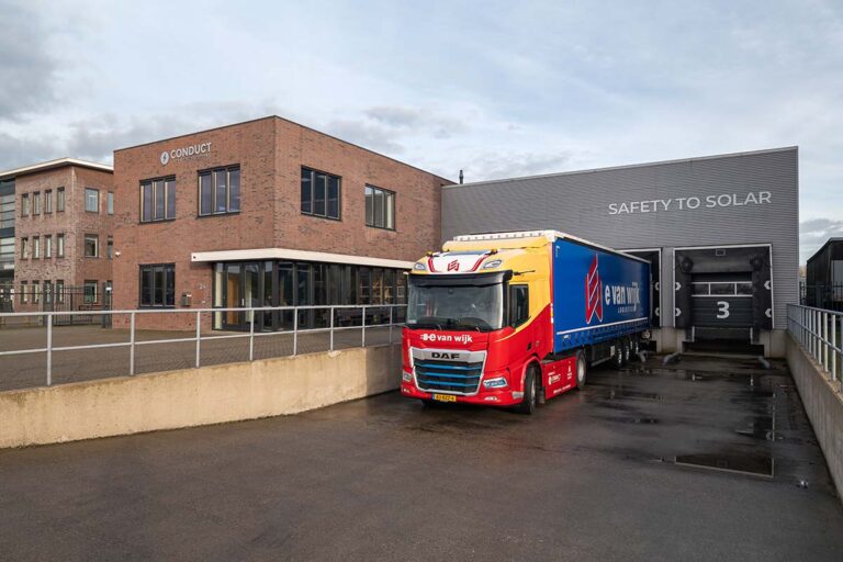 Conduct adopteert elektrische DAF-truck van E. van Wijk Logistics